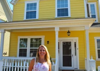 VECINII AU URÂT CULOAREA CASEI MELE ȘI AU REVOPSIT-O CÂT AM FOST PLECAT — AM FOST FURIOS ȘI MI-AM LUAT REVANȘA.