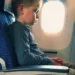 COPILUL DIN AVION MI-A ÎNMÂNAT UN BILET ȘI 10 DE LEI – CE AM CITIT MI-A SCHIMBAT VIAȚA