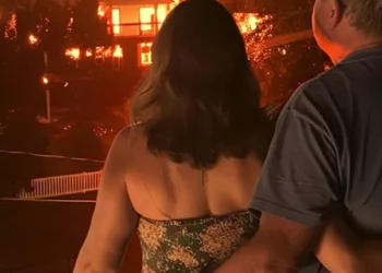 Ne-am primit vecinii după ce casa lor a ars — Odată, au venit la mine cerând să deschid ușa din beci.