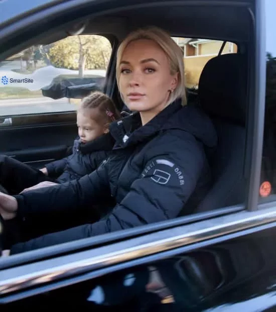 VECINA MEA CONTINUA SĂ-MI CEARĂ SĂ-I DUC FIICA LA ȘCOALĂ, DAR S-A REFUZAT CÂND I-AM CERUT UN FAVOARE, AȘA CĂ M-AM PREGĂTIT