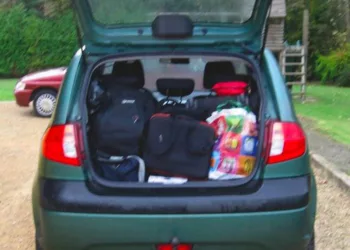 SOȚUL MEU ȘI AMANTA LUI M-AU DAT AFARĂ DIN CASĂ – AM CREZUT CĂ AM PIERDUT TOTUL PÂNĂ CÂND AM PRIMIT UN APEL DE LA BUNICUL LUI