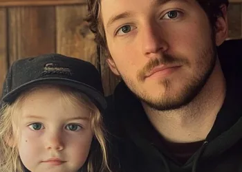 De când eram la facultate, eu o iubeam pe Mihaela, dar ea nu m-a văzut niciodată mai mult decât un prieten