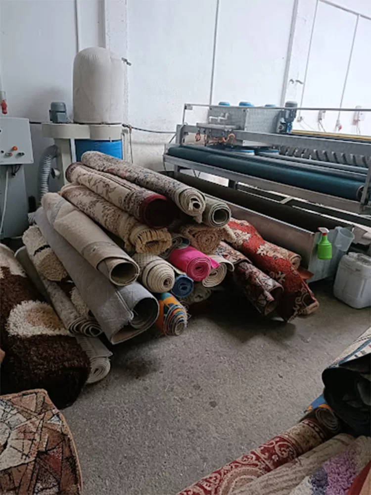 Ce a pățit Vitali din Iași, după ce și-a dus 3 covoare la spălătorie și a plătit 50 de lei…