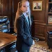 MOȘTENITORII LACOMI AU RĂMAS FĂRĂ CUVINTE CÂND AU AFLAT CĂ O FATĂ NECUNOSCUTĂ VA MOȘTENI TOTUL