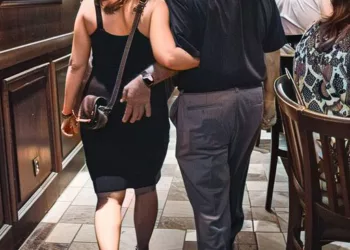 AM AFLAT CĂ BĂRBATUL CU CARE MĂ ÎNȘALĂ SOȚIA MEA ACOPERĂ JUMĂTATE DIN FACTURILE NOASTRE — AȘA CĂ, ÎN LOC SĂ O PĂRĂSESC, AM VENIT CU UN PLAN BRILIANT.