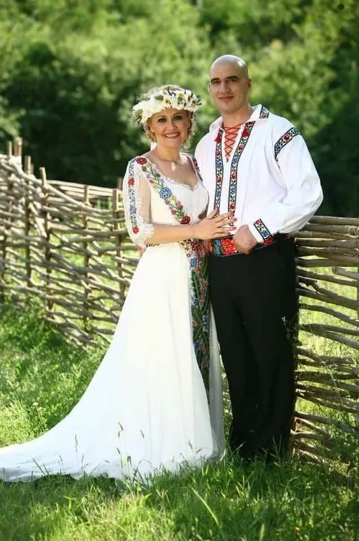 Cine este și cu ce se ocupă Cătălin Georgescu, soțul Elenei Lasconi. Cei doi sunt căsătoriți de 12 ani