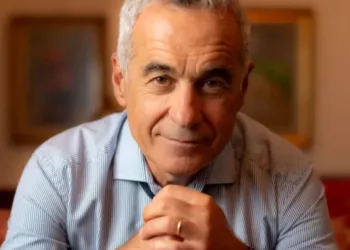 Ce salariu incredibil are Călin Georgescu, candidatul votat de milioane de români!