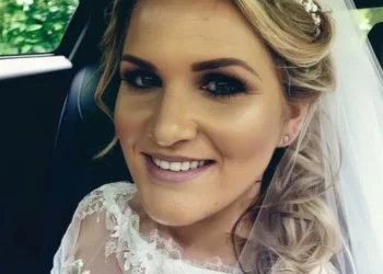 Am făcut acest selfie în drum spre nunta noastră, dar când am ajuns acolo, am descoperit că nu era nimeni