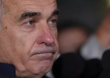 Condiția impusă de Călin Georgescu pentru a demisiona: „Sunt dispus să fac asta. Atunci când greșești, a te preda e mult mai eficient”