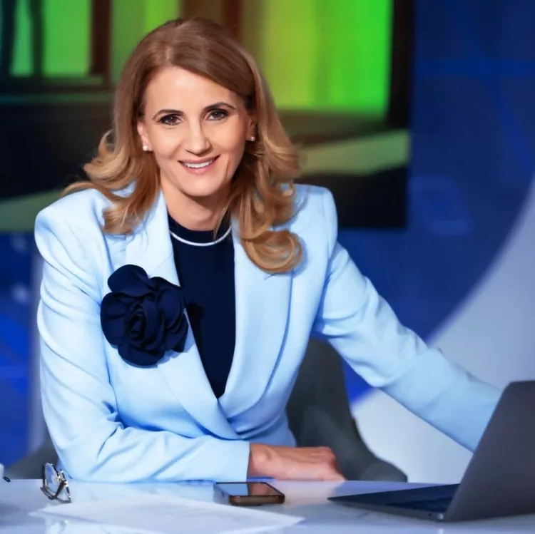 Anca Alexandrescu este una dintre cele mai renumite jurnaliste din România, apreciată pentru abordările sale incisive în emisiunile de la Realitatea Plus, mai ales pentru subiectele discutate alături de Călin Georgescu.