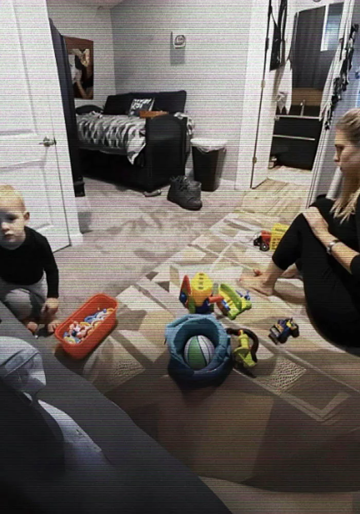 Fiecare bonă a renunțat după ce l-a întâlnit pe soțul meu – Așa că am ascuns o cameră de supraveghere pentru a afla de ce