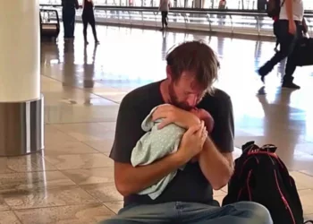 Soția mea a murit acum patru zile, în timpul nașterii