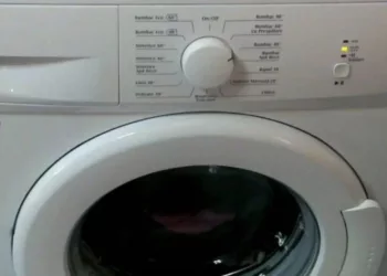 Iată cum să scoți rufele călcate direct din mașina de spălat. Trucul care face înconjurul lumii! Sigur o să-ți folosească!