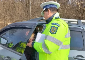 Toți șoferii români care au asta în mașină iau amendă 2.900 lei + permisul suspendat
