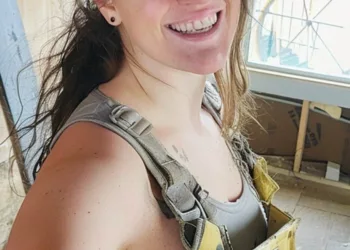 Mama mi-a promis că, casa de la lac a familiei va fi a mea odată ce voi plăti renovările, dar după ce am acoperit costurile, a dat-o surorii mele în schimb.