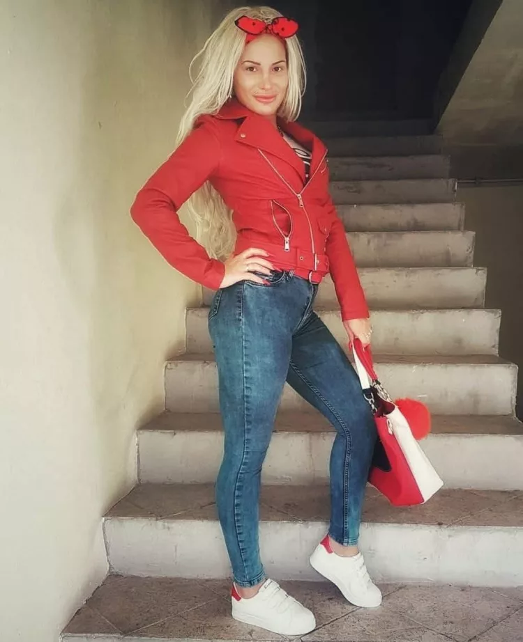 Anda, o tânără de 34 de ani din Târgu-Jiu, a fost găsită moartă în propriul apartament