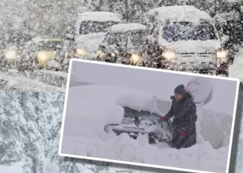 Revin ninsorile în România. Meteorologii anunță trei zile în care va ninge neîncetat! Drumarii au început deja să intervină în mai multe zone