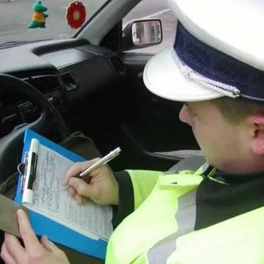 2025: Cât e amenda pentru șoferii care circulă prea încet? Limita impusă de Codul Rutier