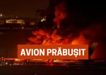 Ultimă oră. Un avion cu 80 de pasageri s-a prăbușit pe pistă. Aeronava s-a răsturnat
