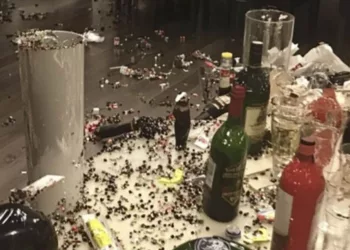 Vecina mea a refuzat să îmi plătească 250 de dolari pentru curățenia pe care am făcut-o în casa ei, așa cum convenisem – așa că i-am dat o lecție.