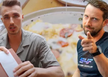 Acest tânăr a comandat o omletă în restaurantul lui Dani Oțil.