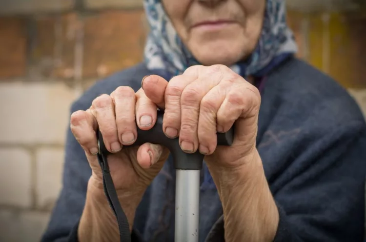 Casa de Pensii a transferat banii pe carduri. La ce oră intră în cont