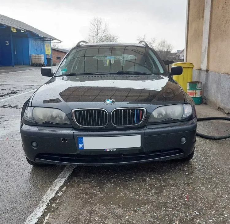 Ce a făcut un șofer de BMW din Gherla, după ce a rămas fără bani de motorină. Cu ce și-a alimentat bolidul