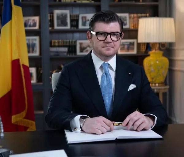 Consultantul lui Călin Georgescu, Anton Pisaroglu, şi-a anunţat candidatura la alegerile prezidenţiale! Ce se ascunde în spatele acestei decizii....