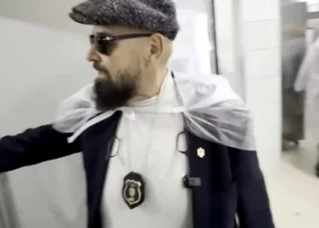 Cum a reacționat Piedone după ce a găsit păianjeni într-un local?