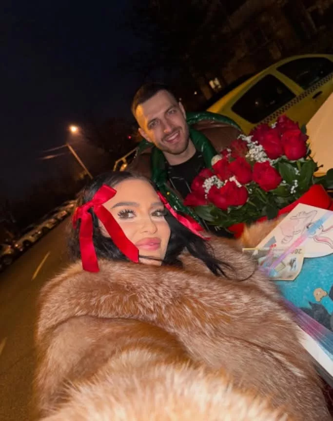 Oana Radu, pusă la zid după ce și-a chemat noul iubit pe scena de la Sala Palatului