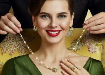 Trei femei din zodiac care devin tot mai frumoase după 40 de ani