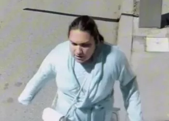 Mama bebelușului furat din maternitatea din Bacău, reținută pentru orchestrarea răpirii