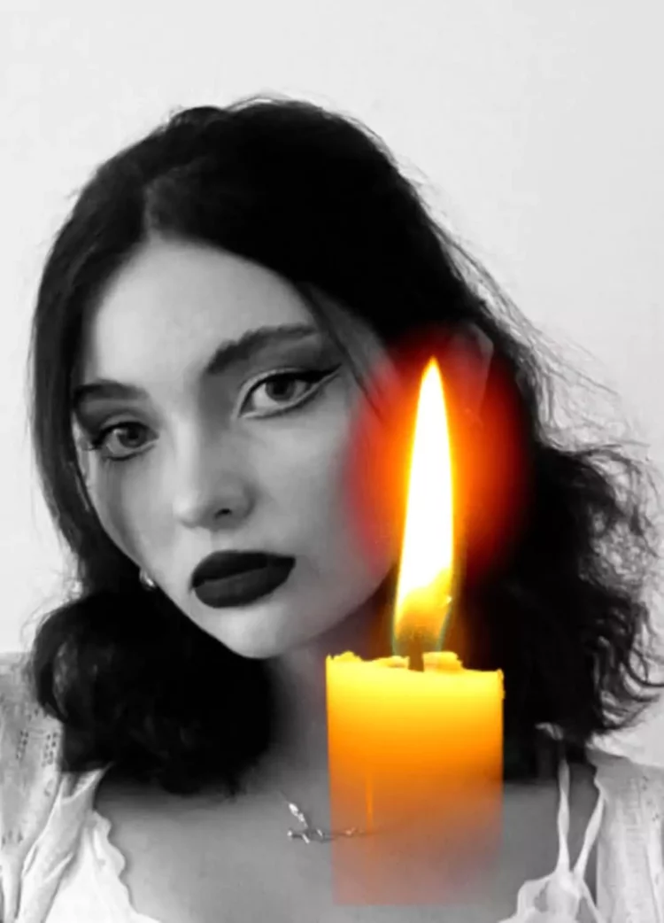 Alexandra, studentă la Drept, a fost condusă pe ultimul drum. Lacrimi și durere pentru o viață curmată mult prea devreme