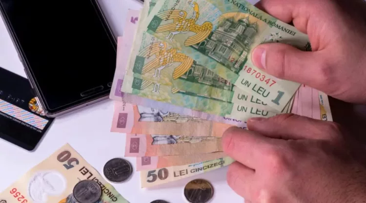 Alocațiile pentru copii, plătite mai devreme în aprilie 2025! Sumele și condițiile pentru părinți