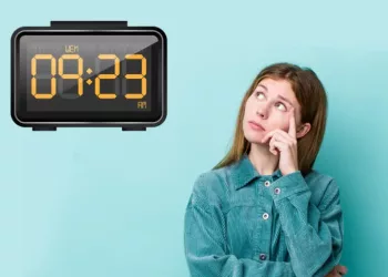 Ce înseamnă AM și PM și de ce sunt folosite în alte țări