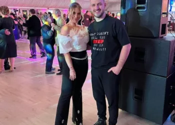 Oana Radu s-a căsătorit în secret cu colegul de trupă, Șerban Balaban. Primele imagini cu rochia de mireasă neconvențională