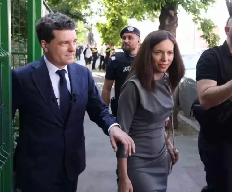 Declarații controversate în emisiunea lui Dan Diaconescu: Gelu Vișan vorbește despre Nicușor Dan și partenera sa, Mirabela Grădinaru