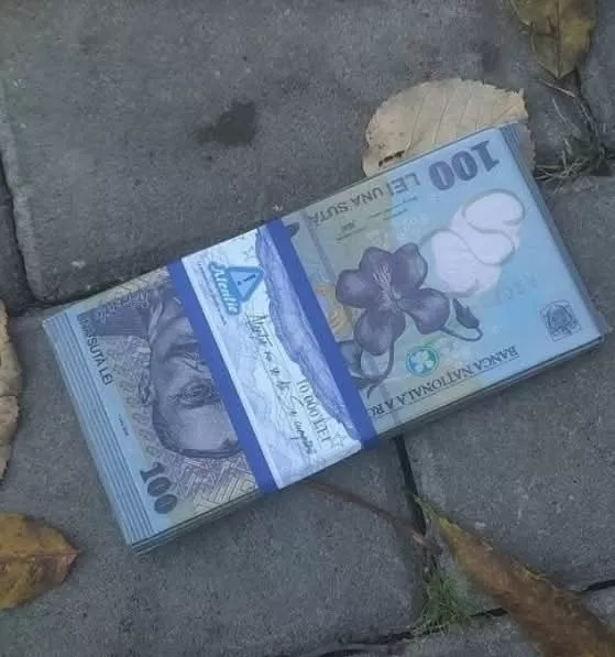Un tânăr din Iași a crezut că a găsit un teanc de bani într-un parc. Ce a urmat l-a surprins total