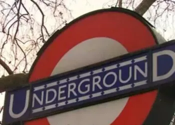 Pana de curent din Londra paralizează rețeaua de metrou și afectează sute de afaceri