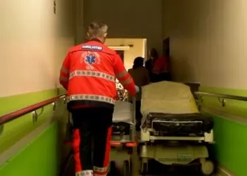 Tragedie în Gorj: O fetiță de trei ani a murit în ziua aniversării, în urma unei serii de erori medicale. Poliția și Ministerul Sănătății investighează cazul