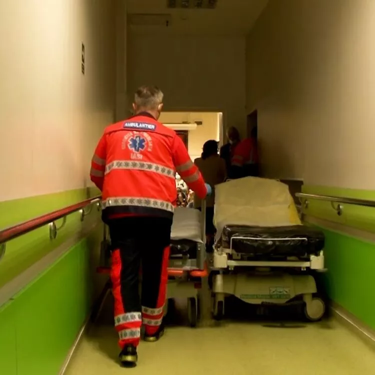 Tragedie în Gorj: O fetiță de trei ani a murit în ziua aniversării, în urma unei serii de erori medicale. Poliția și Ministerul Sănătății investighează cazul