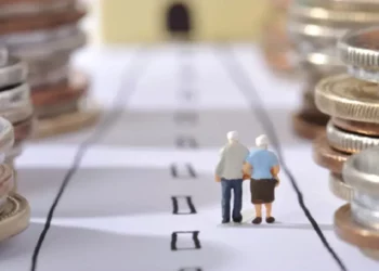 Recalcularea pensiilor: întârzieri în sistem, dar și majorări de până la 1.200 de lei pentru pensionari