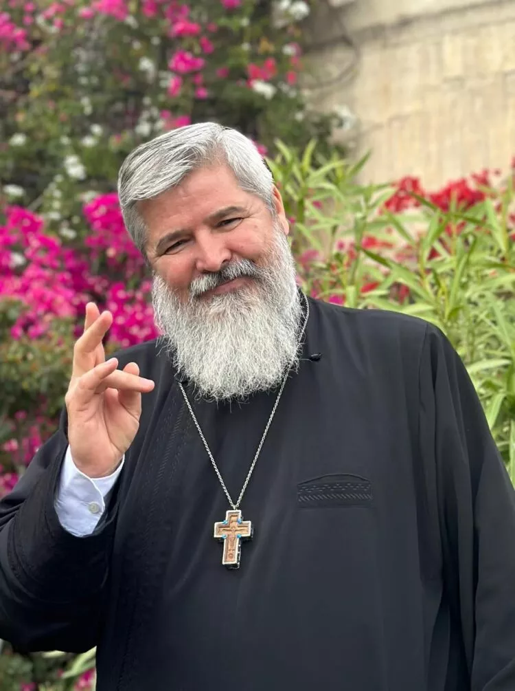 Este păcat să speli hainele la mașină duminica? Ce spun preoții despre această practică și care este excepția acceptată