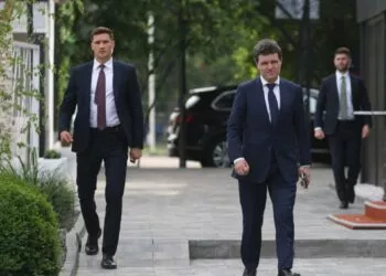 Cine este ofițerul SPP care îl păzește pe Nicușor Dan și a devenit viral pe internet: detalii inedite despre „bărbatul misterios” care a cucerit româncele