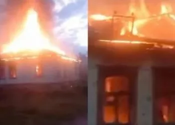 Atac cu drone rusești în Ucraina: Gara din Cernăuți, cuprinsă de flăcări după o serie de explozii