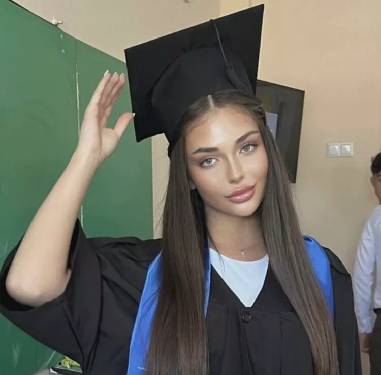 Andreea Bostănică, în centrul atenției după ce și-ar fi falsificat notele de la Bacalaureat