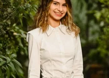 Două eleve din Iași au obținut media 10 la Bacalaureat 2025. Codrina Costia visează la o carieră în ingineria aerospațială