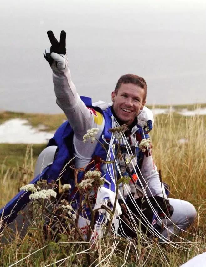 Tragedie în Italia: Felix Baumgartner, celebrul sportiv austriac care a sărit din stratosferă, a murit într-un accident cu parapanta