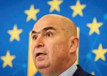 Mai multe instituții bugetare, obligate să reducă personalul. Premierul cere restructurări masive în aparatul de stat