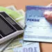 Schimbări majore pentru pensionari din august 2025: recalculare, CASS și impozit pentru pensiile mari